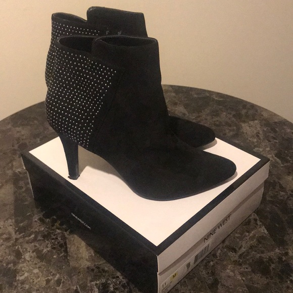 nine west crimson chelsea bootie